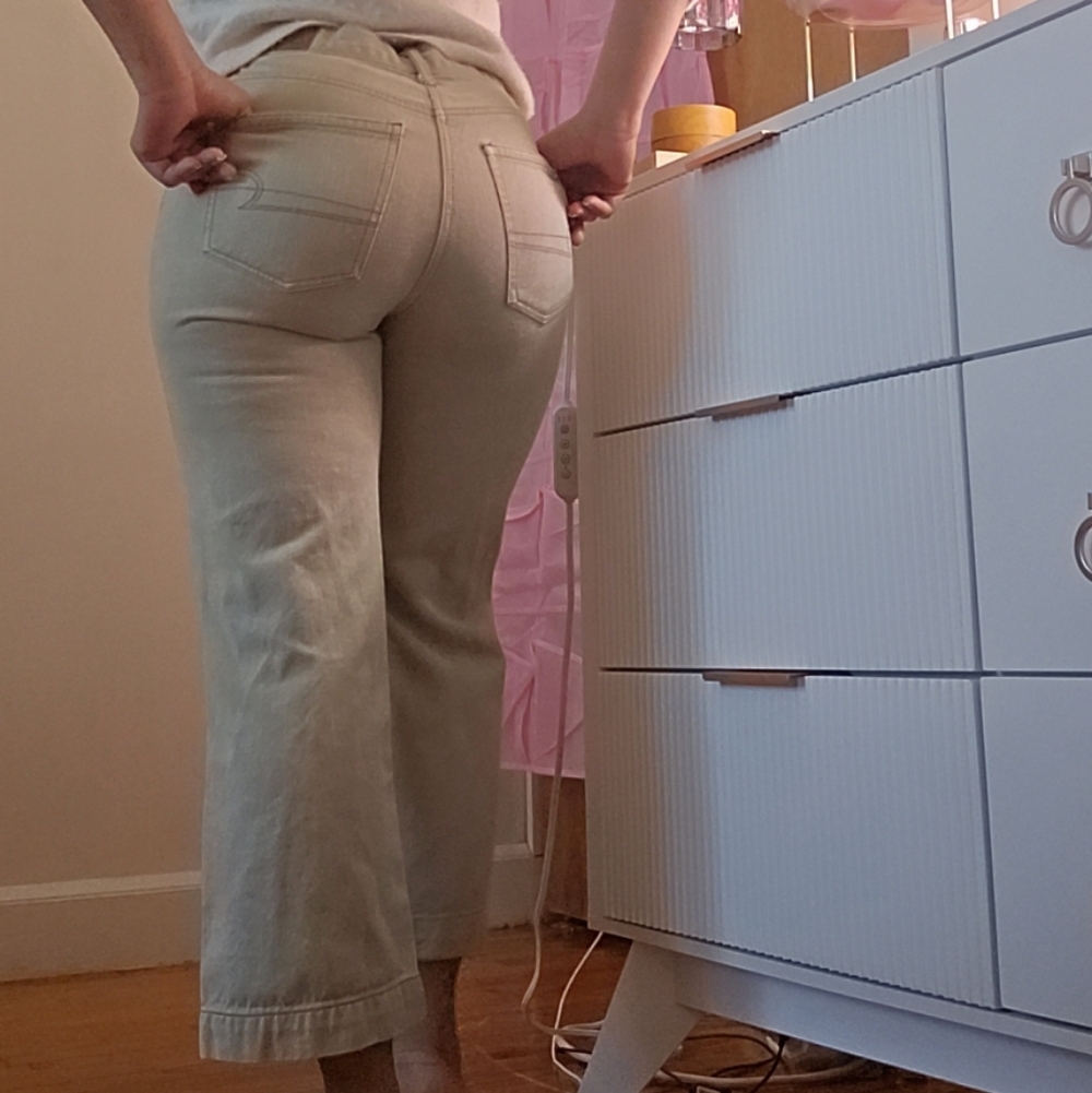 American Eagle Outfitters Cream Skinny Jeans